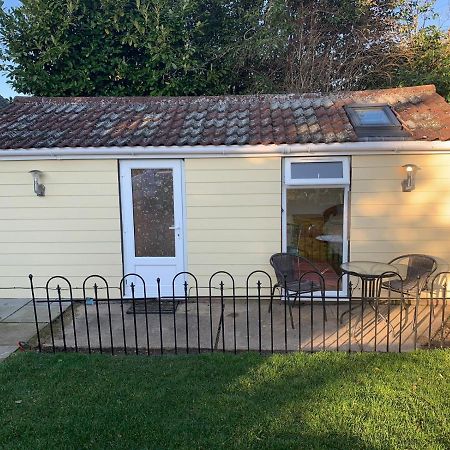 Cosy 1 Bed Garden Annexe Lägenhet Colchester Exteriör bild
