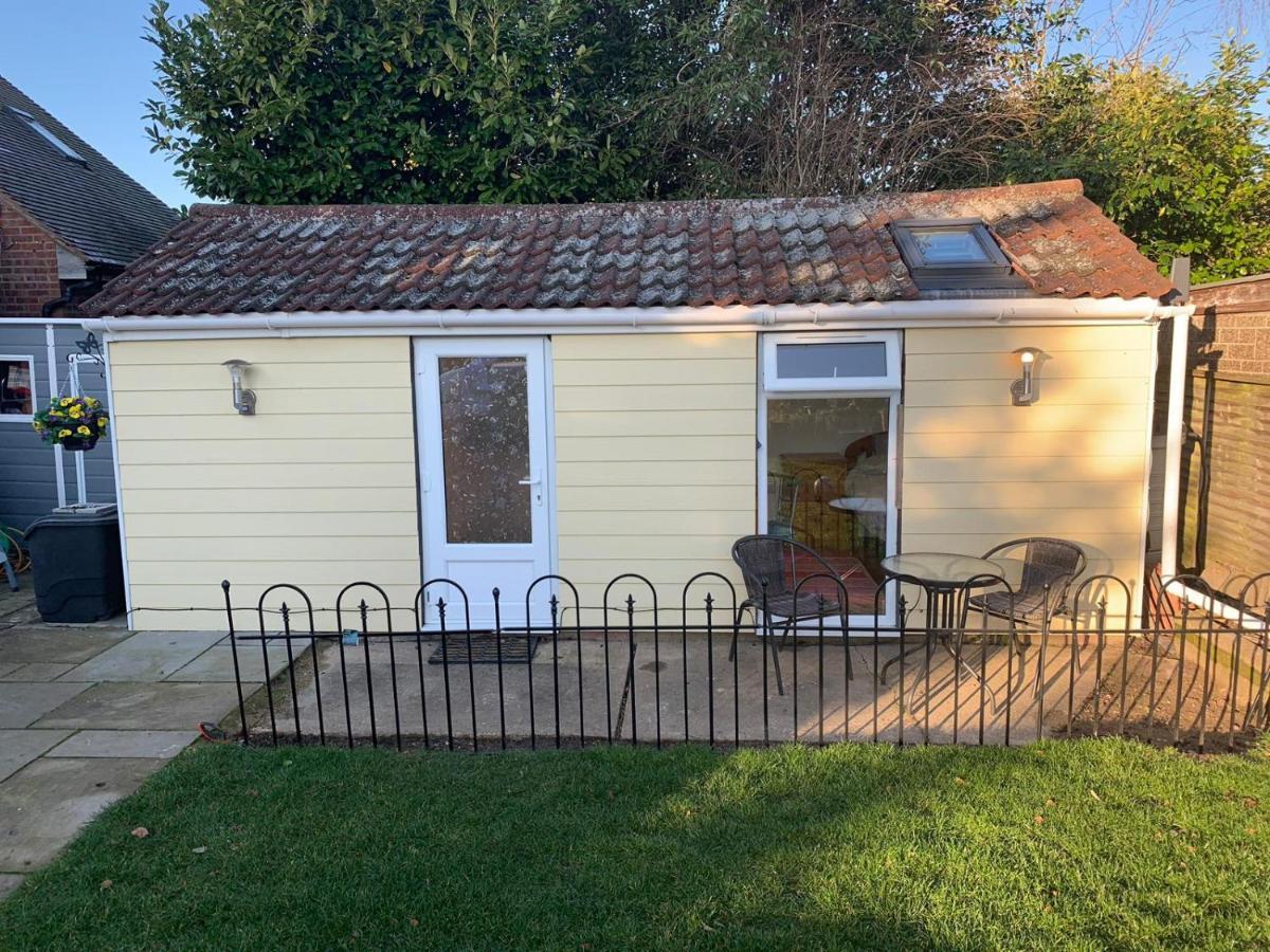 Cosy 1 Bed Garden Annexe Lägenhet Colchester Exteriör bild