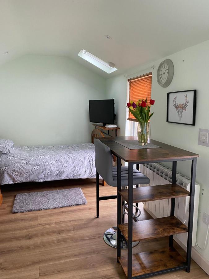 Cosy 1 Bed Garden Annexe Lägenhet Colchester Exteriör bild