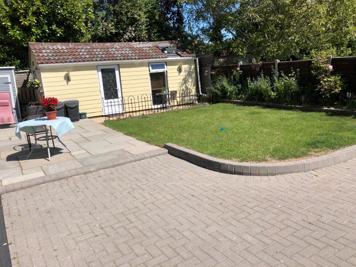 Cosy 1 Bed Garden Annexe Lägenhet Colchester Exteriör bild